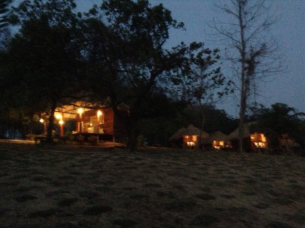 Rabbit Bungalow Koh Phayam Luaran gambar