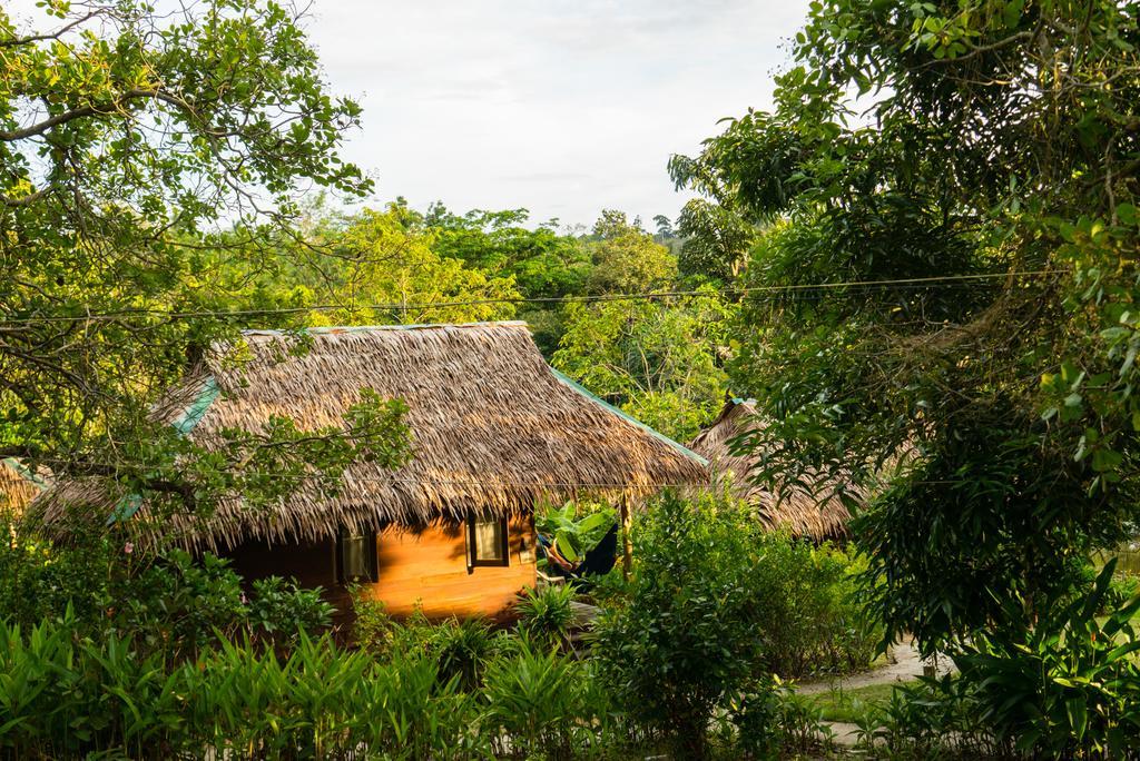 Rabbit Bungalow Koh Phayam Luaran gambar